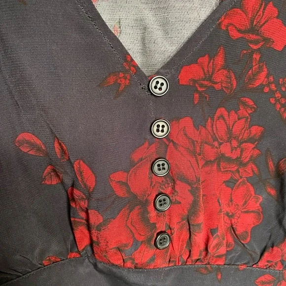 FINAL SALE Marissa Webb Floral Deep V Neck Long Sleeve Button Crop Blouse Size 4 - Picture 6 of 7